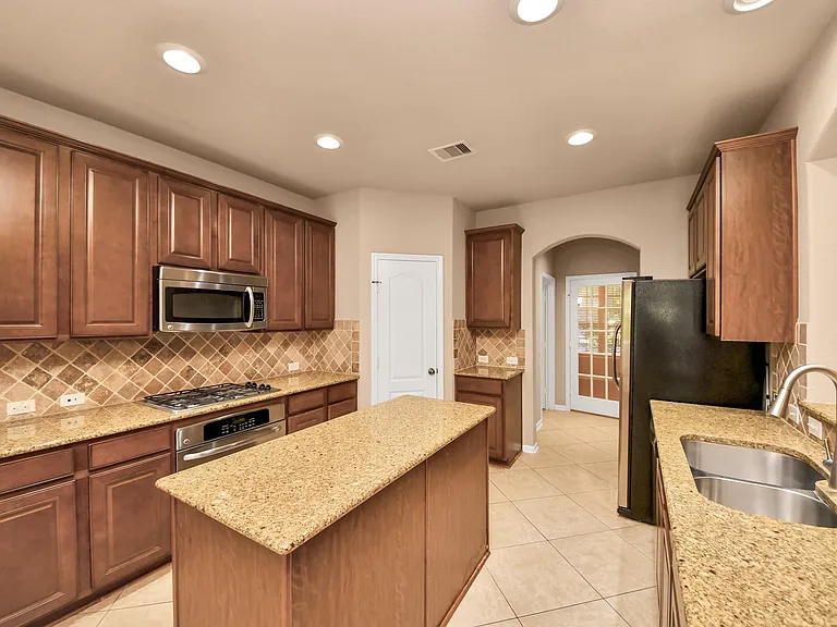 9619 W Amber Bluff Ln — Photo 8
