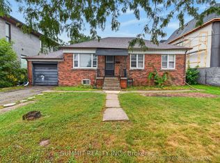 11 Faith Ave, Toronto, ON M3H1W2