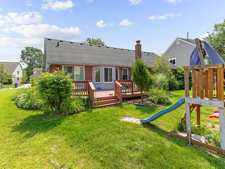 42137 Trent Dr — Photo 14