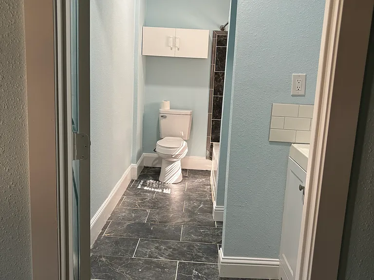 724 Peggs St — Photo 7