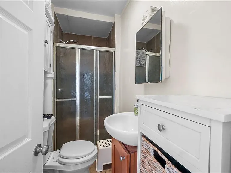 29 Dean Ave #1F — Photo 12