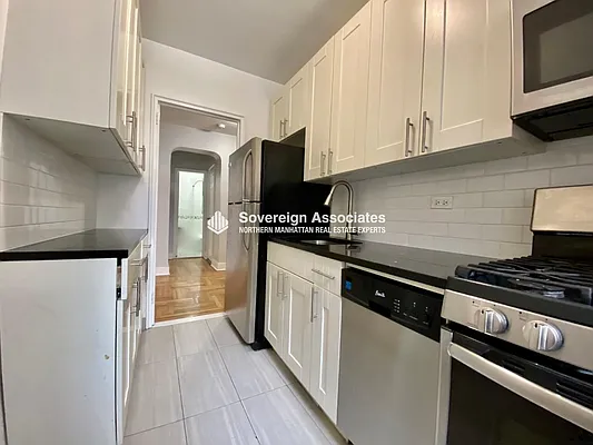 Rented by Sovereign Associates | media 7