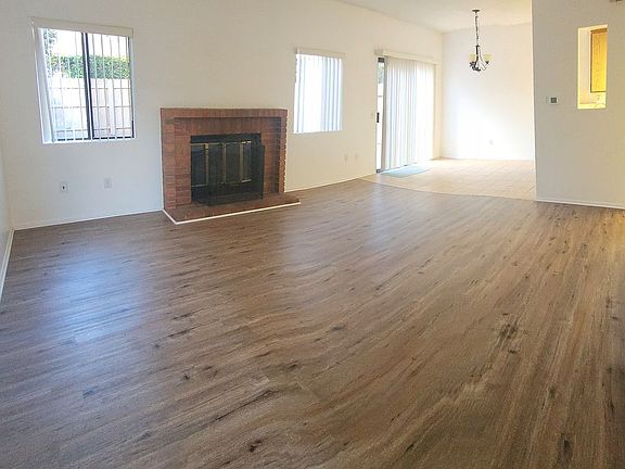 3rd image of 323 Blackfoot Ln