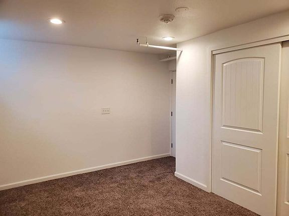 5th image of 943 Main St Unit C