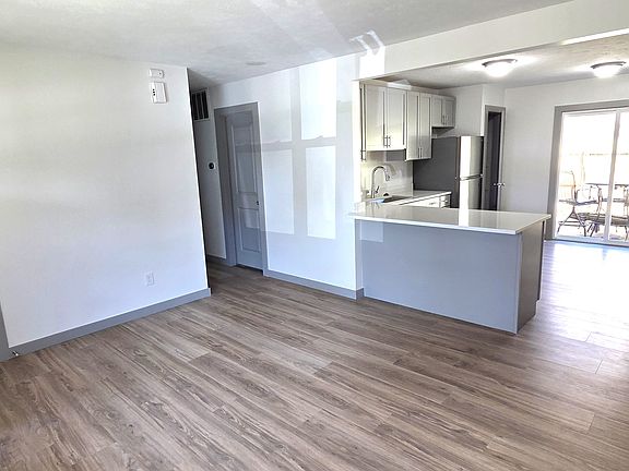 3rd image of 8421 Banyan Ln