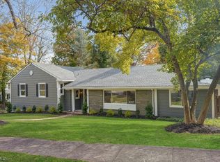5 Essex Ter, West Orange, NJ 07052
