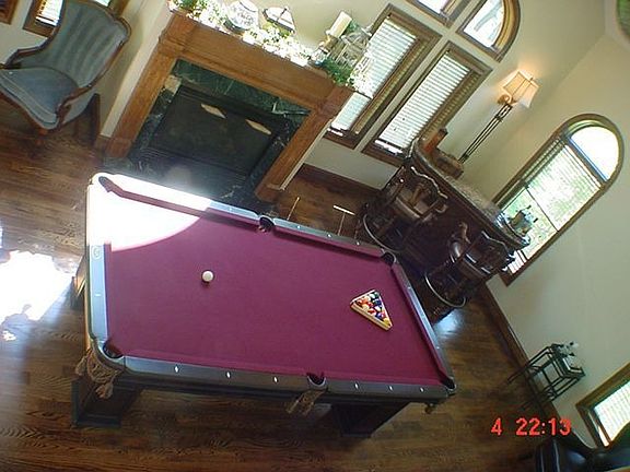 billiard room