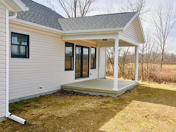 4th image of 2672 Jonathon Dr