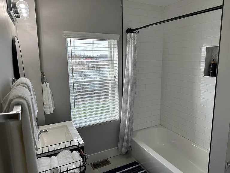 1125 Sidney St — Photo 3
