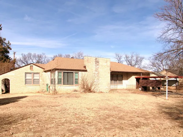 208 NW Alpine Dr, Plainview, TX 79072