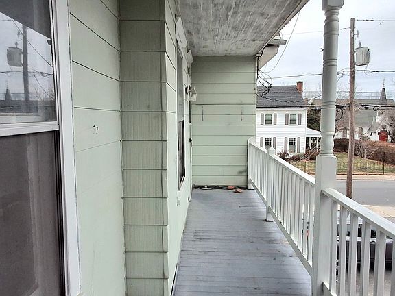 3rd image of 113 W Ferdinand St #201