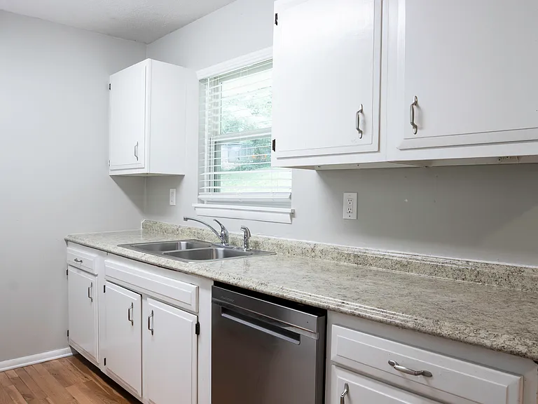 103 Robleigh Dr — Photo 8