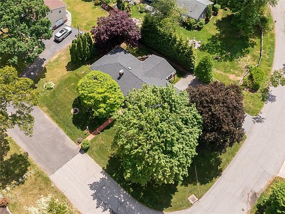 4th image of 80 Birchwood Way