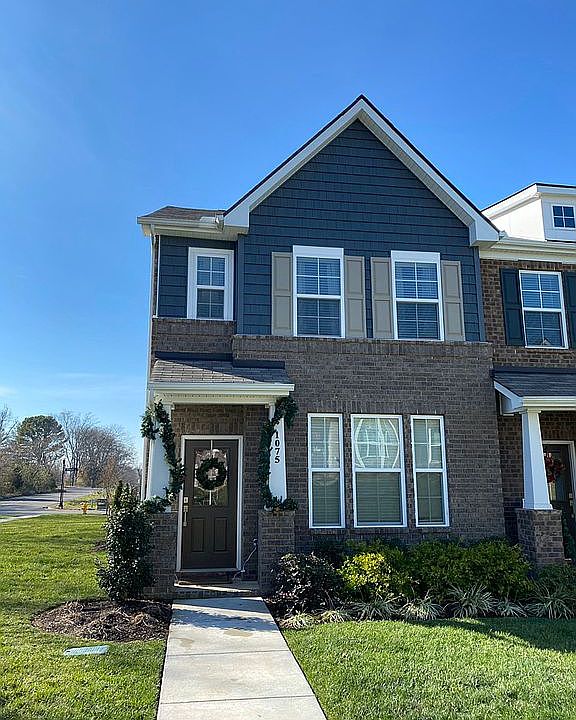 1st image of 1075 Henley Ln