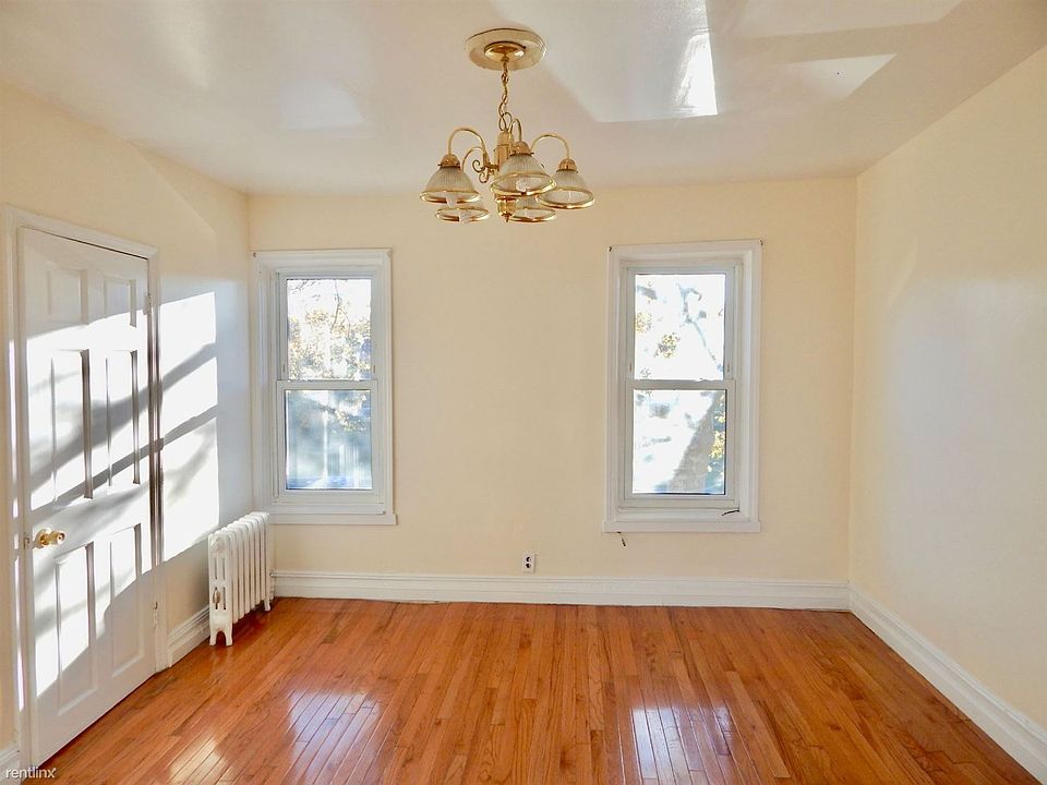 2nd image of 483 18th St