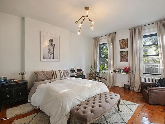 5th image of 258 Carlton Ave #2