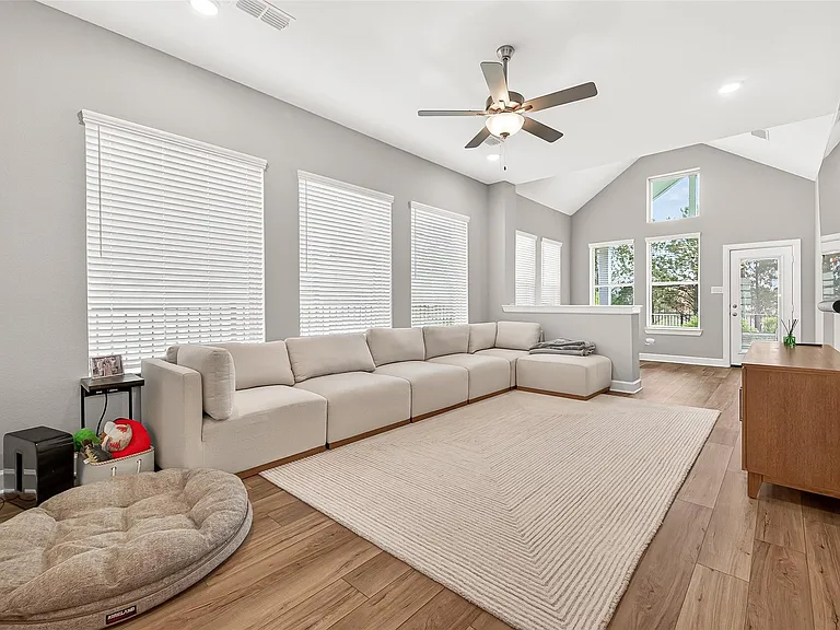 11226 Common Hackberry St — Photo 2