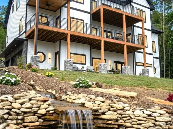74 Jeranna Rd, Mills River, NC 28759