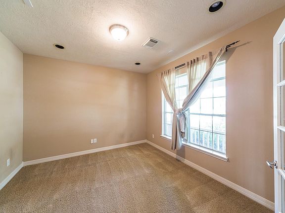 5th image of 1102 Wildflower Ct