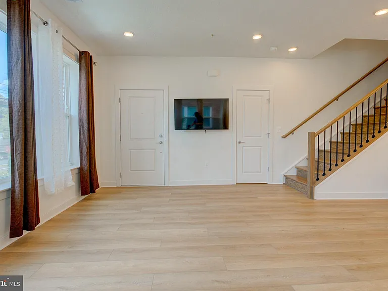 16108 Frederick Rd — Photo 6
