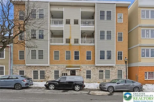 623 Walnut Ave Photo 1