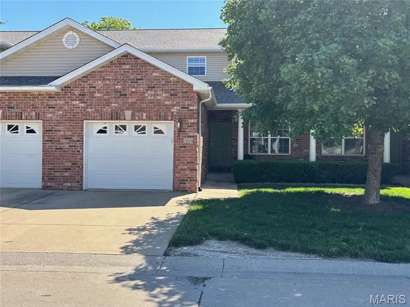 745 Erika St, O'Fallon, IL 62269