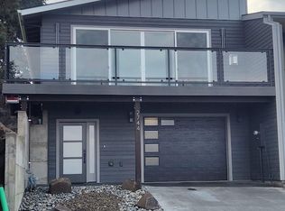 2744 E 9th St, The Dalles, OR