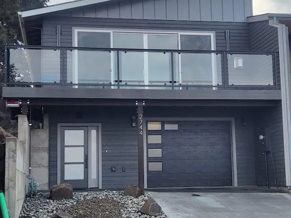 2744 E 9th St, The Dalles, OR 97058