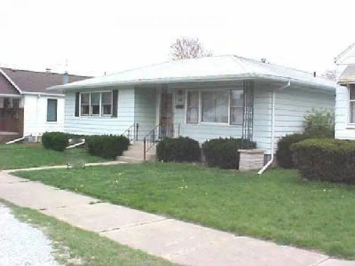 1220 Maple St photo 1
