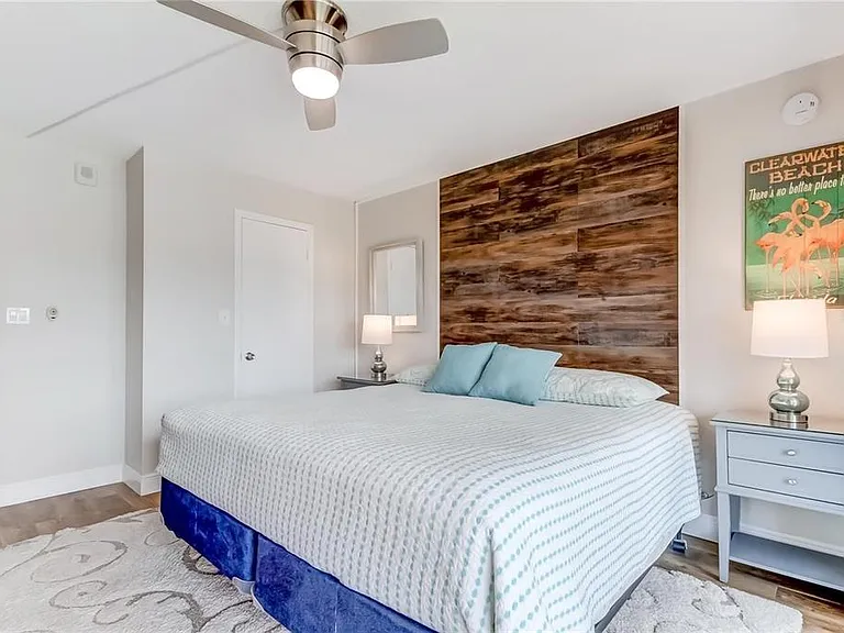 51 Island Way #104 — Photo 31