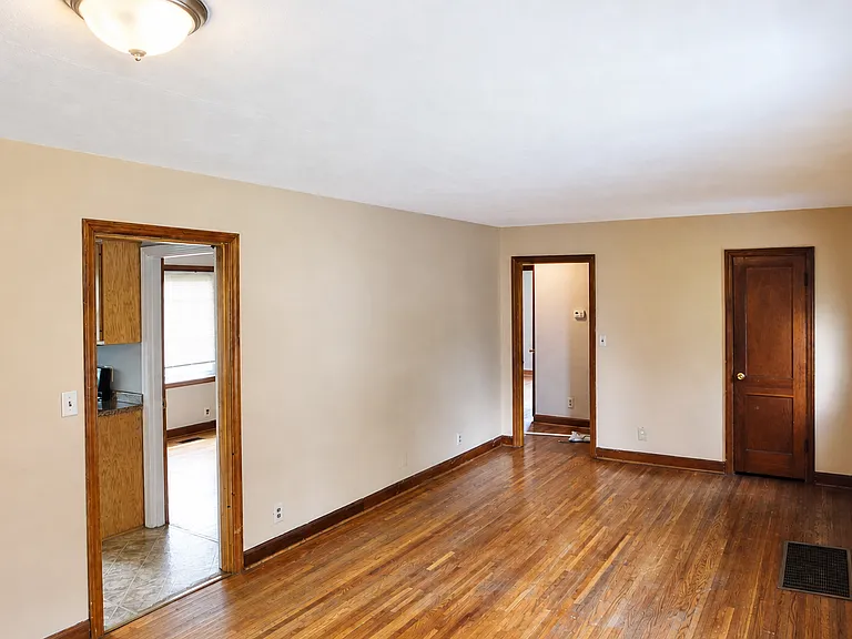 610 Mauldeth Rd — Photo 9