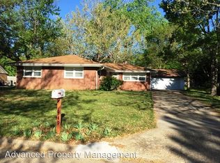 1749 Vaughn Dr, Manhattan, KS 66502