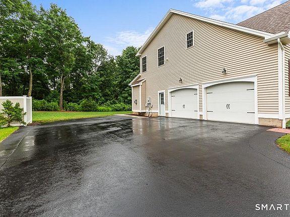 3rd image of 114 Steeplechase Drive