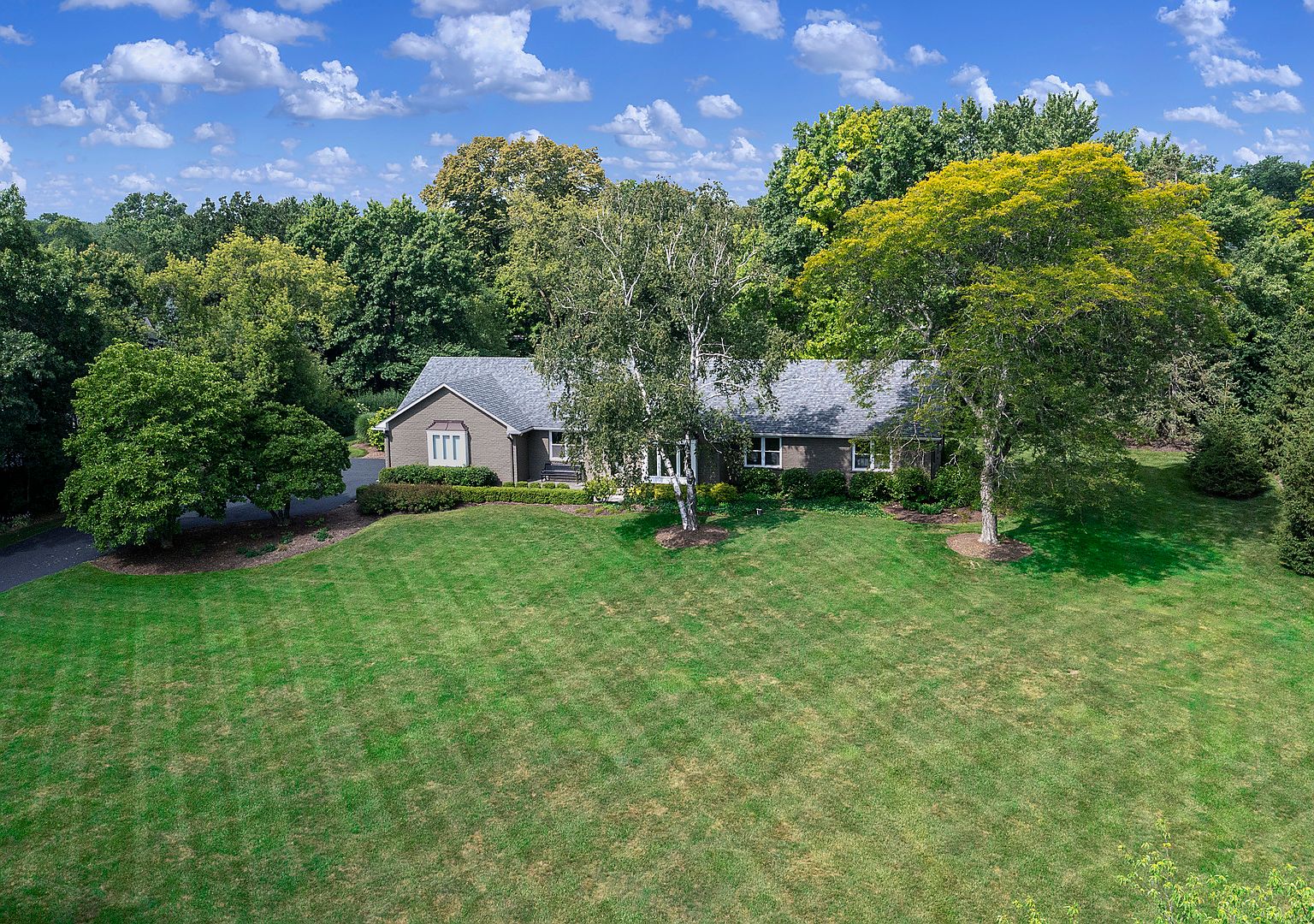 1500 Appleby Rd, Inverness, IL 60067 | MLS #11838898 | Zillow
