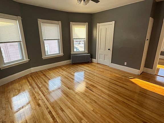 5th image of 95 Bradford Ave #2