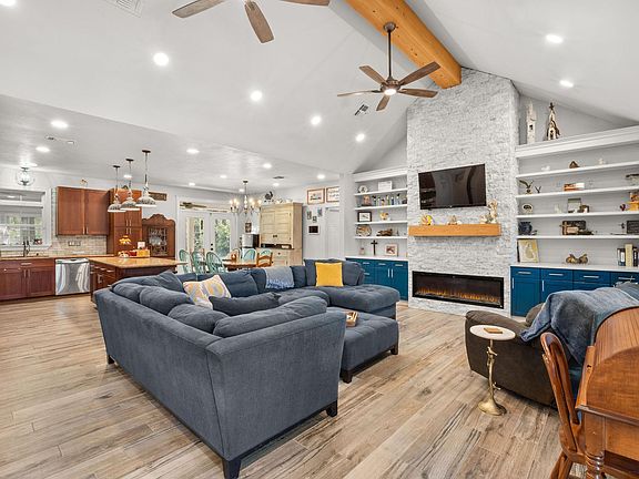 4th image of 207 Section Line Rd