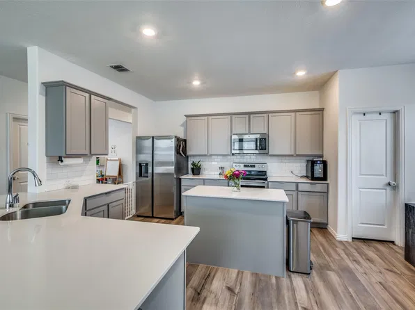 11425 Silver Queen Dr, Aubrey, TX 76227