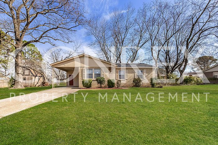 1st image of 3004 Kirkland Dr NW