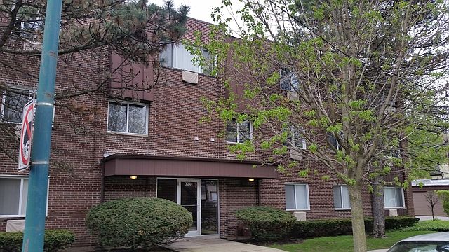 1st image of 3201 W Balmoral Ave APT 104