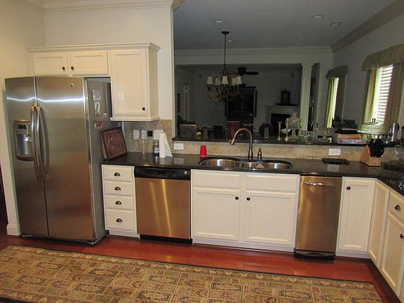 5th image of 1068 Cranberry Ct