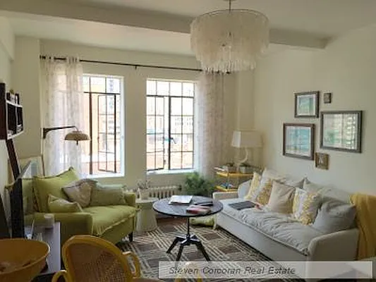 Rented by Steven Corcoran Real Estate | media 35