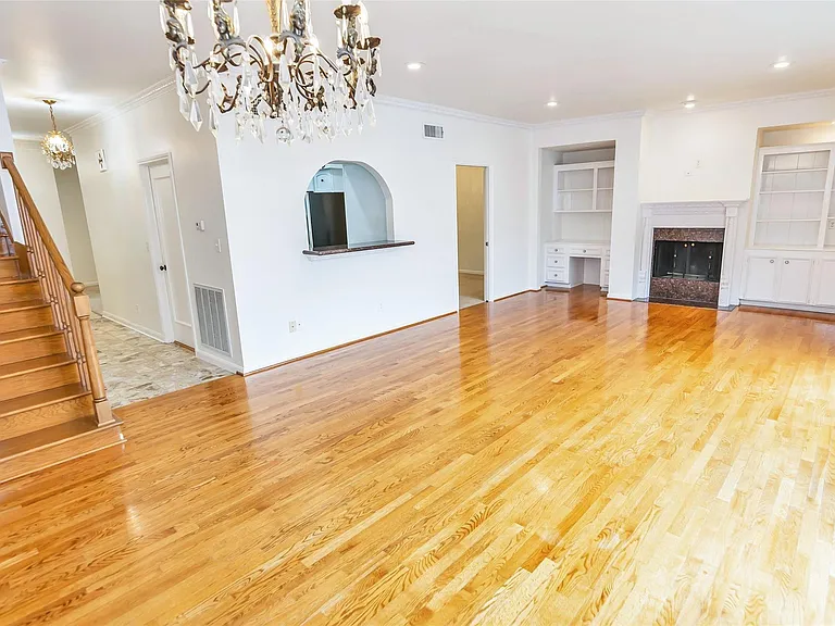 8615 La Fonte St — Photo 17