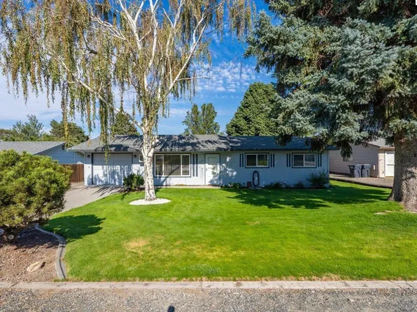 484 S 41st Ave, West Richland, WA 99353