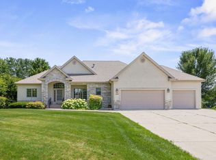 1215 W Shore Dr SW, Hutchinson, MN 55350