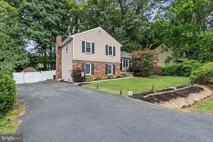 1st image of 11910 Stansbury Dr