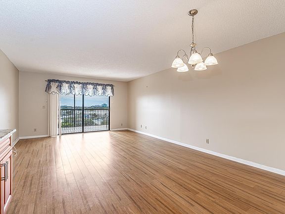 4th image of 2202 S Cypress Bend Drive #703