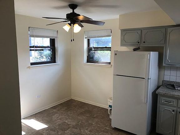 5th image of 9452 W Glenlake Ave #1A