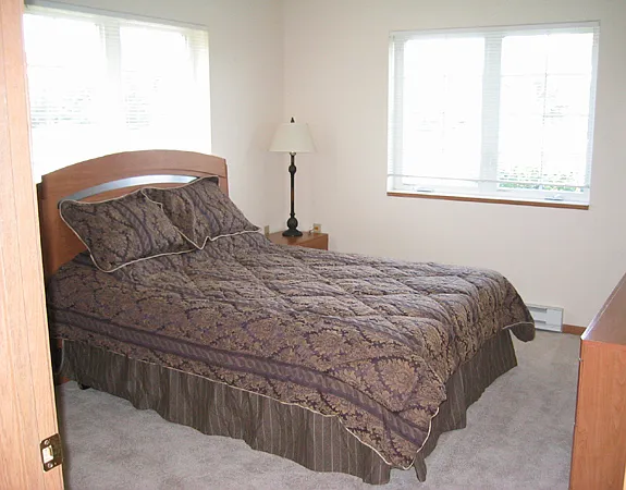 Windsor Pond Apartments — Photo 18