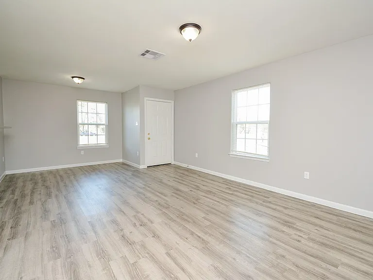 7611 Dyer St — Photo 5