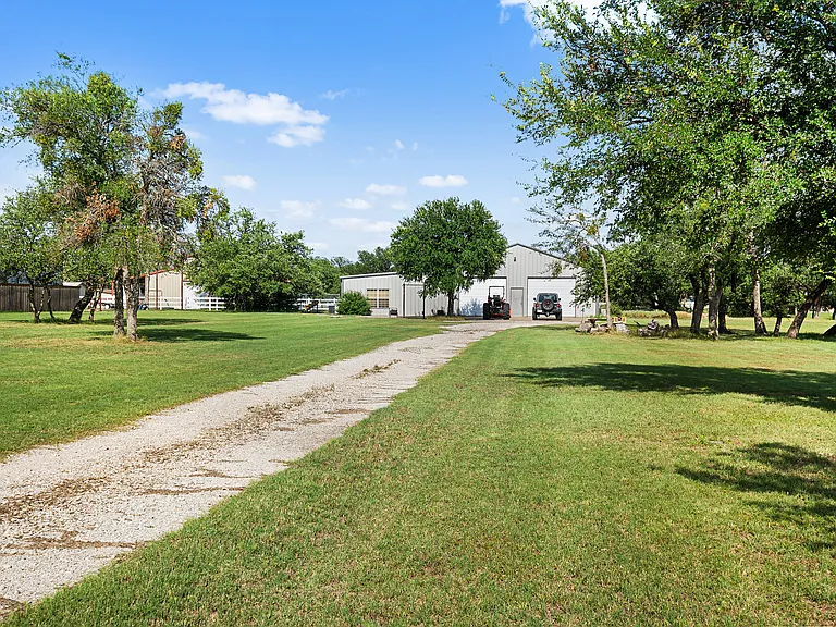 9640 Houston Hill Rd — Photo 3